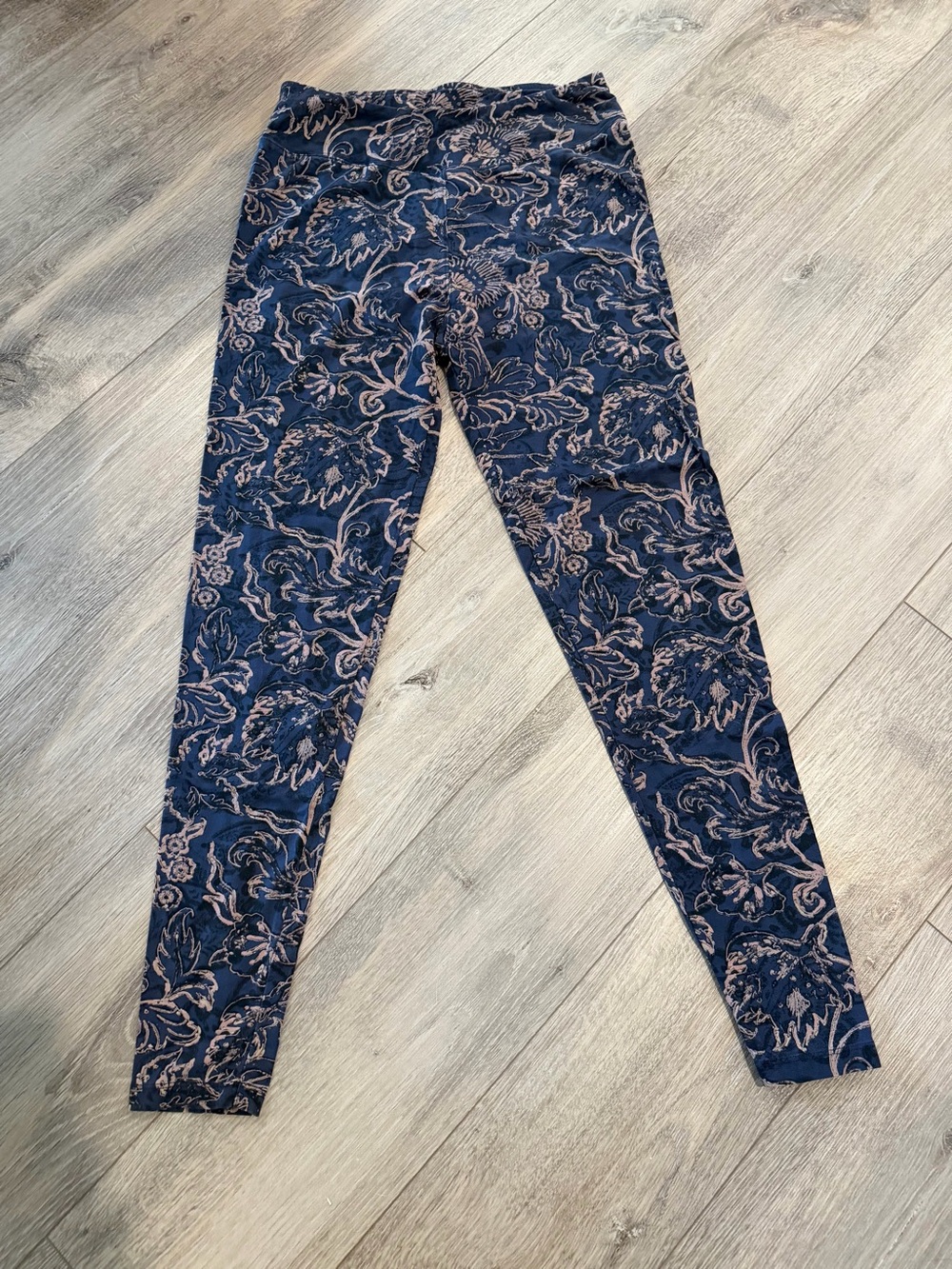 Peruvian Connection Navy Blue Floral Print Leggings